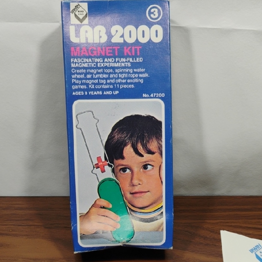 Vintage Irwin Toys Lab 200 Magnetic Kit
